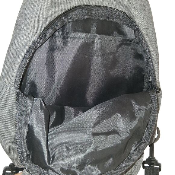 Cruise Club Mini Backback with Pockets An Adjustable Straps Gray and Black NWOT - Picture 5 of 5